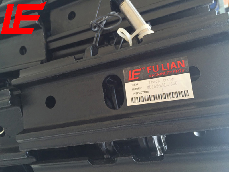 Takeuchi track chain assy TB15F